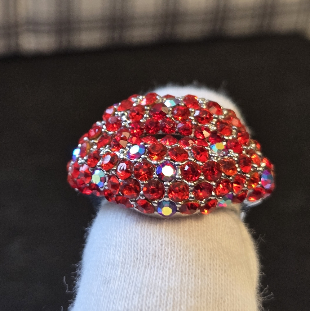 Red Rhinestone Lip Ring - Picture 2 of 12